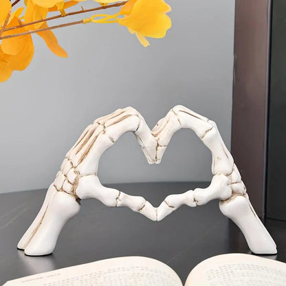 Royallure Halloween Skull Finger Heart Statue Dark Resin Cute Horror Figurine