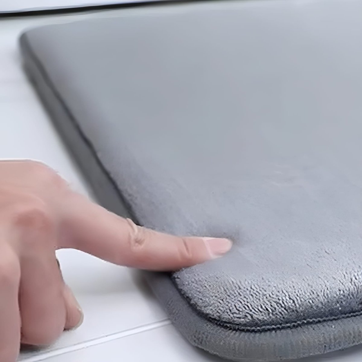 Super Absorbent Velvet Anti-Slip Bath Mat 8