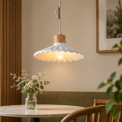 Suspension moderne en bois et ciment à festons, une lumière