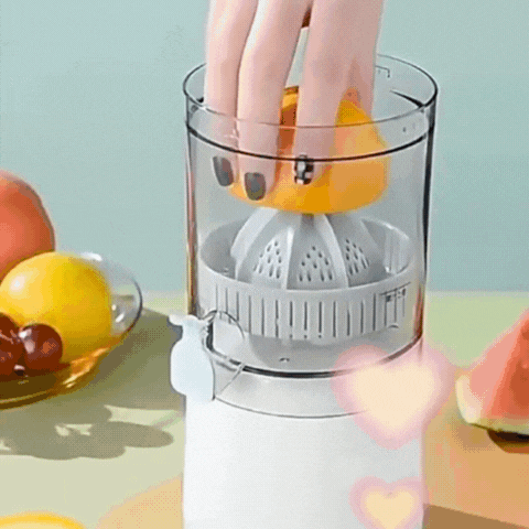Royaleva Portable Juicer – Compact USB Rechargeable Juice Maker for Fresh Oranges