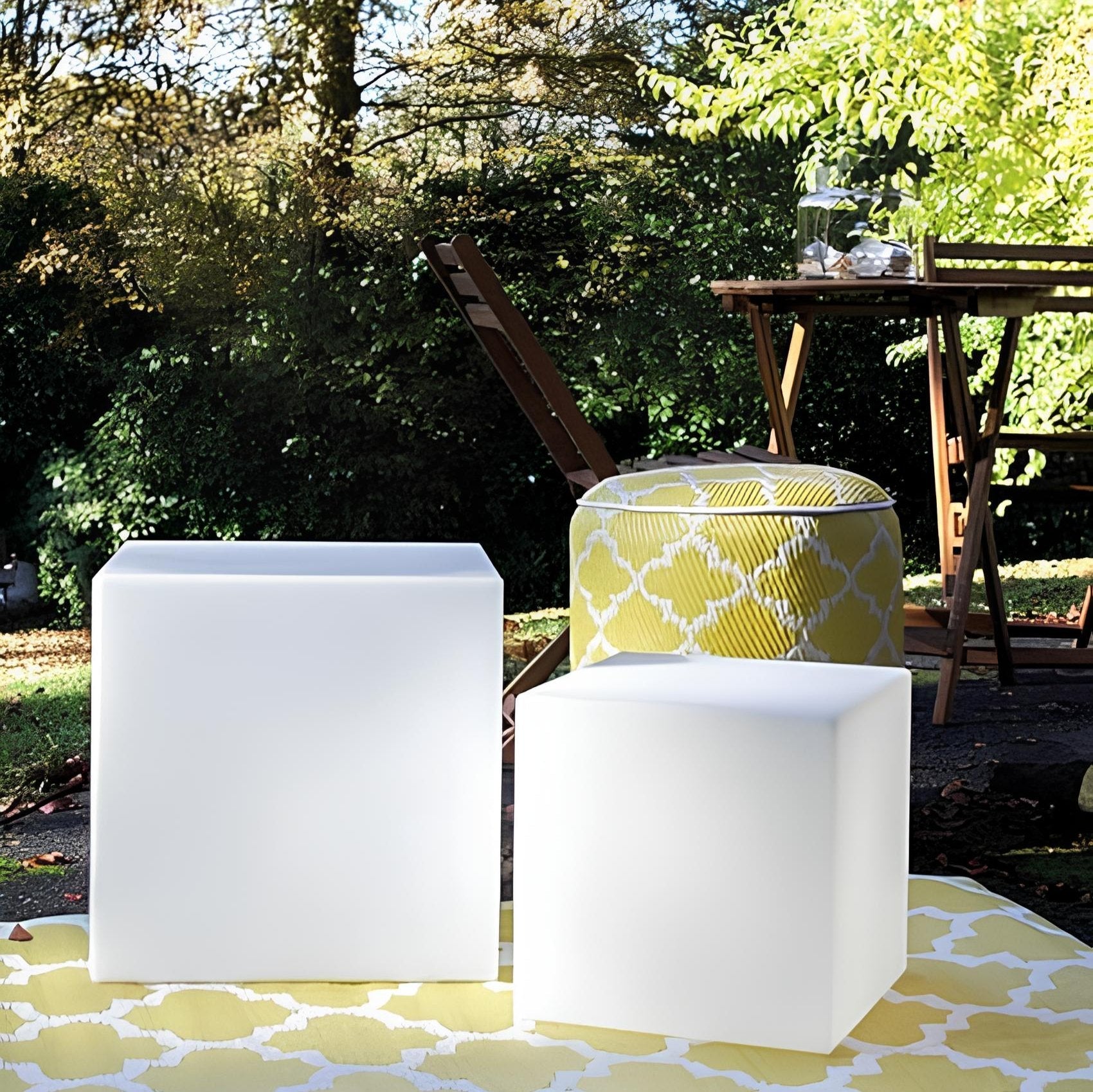 LuxRoyale Cubic Garden Light - Waterproof Outdoor 16 Color Light - 10cm / Battery