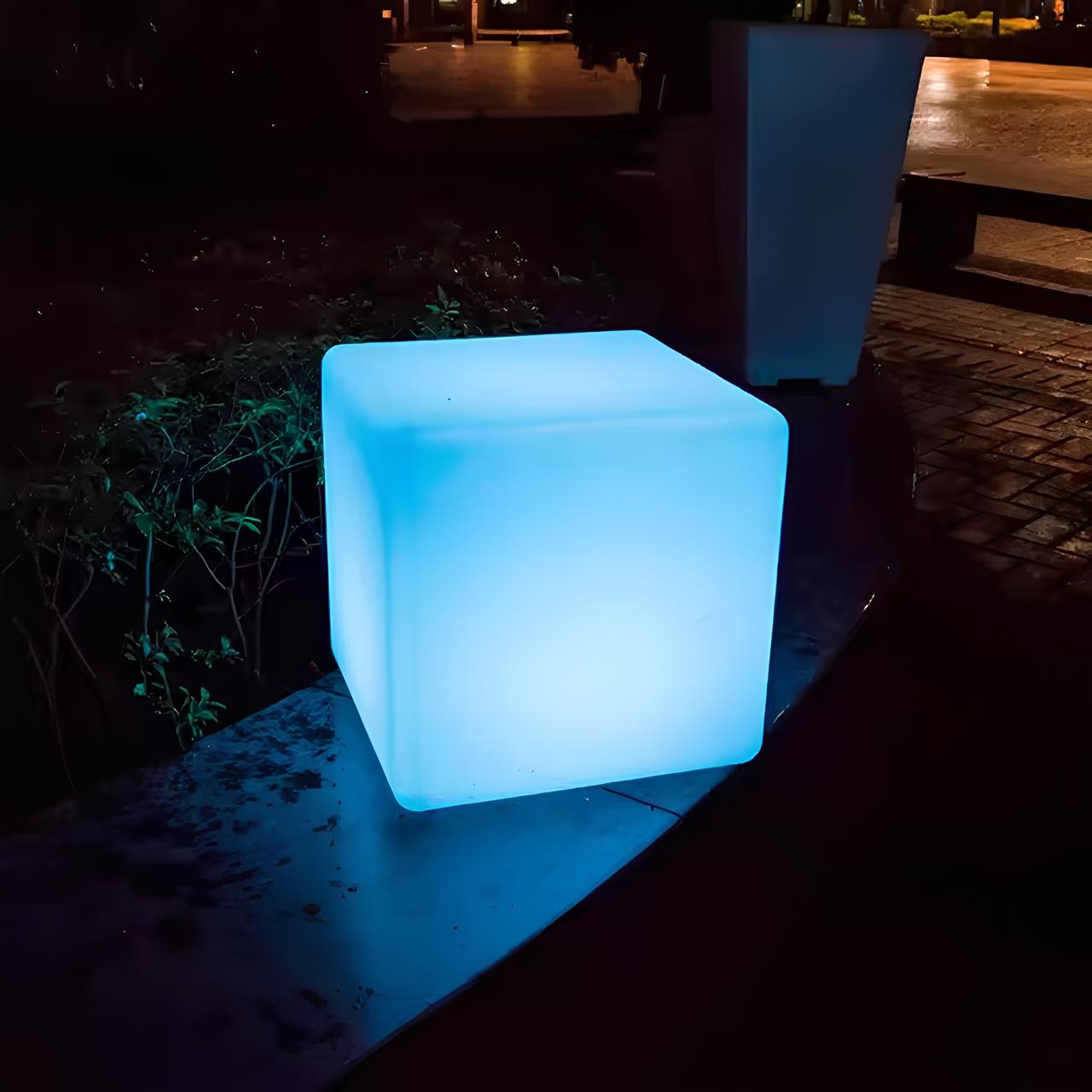 LuxRoyale Cubic Garden Light - Waterproof Outdoor 16 Color Light - 10cm / Battery