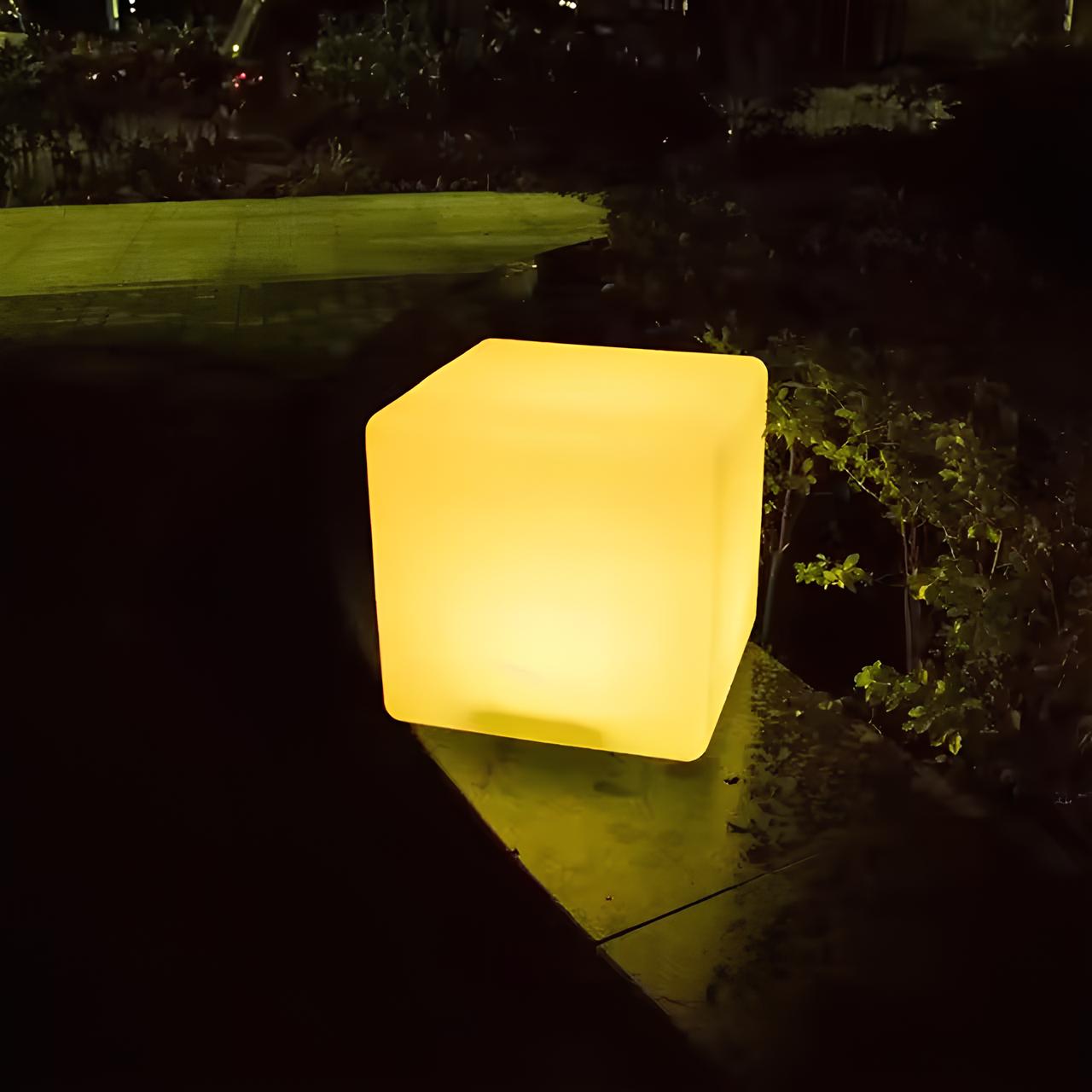 LuxRoyale Cubic Garden Light - Waterproof Outdoor 16 Color Light - 10cm / Battery