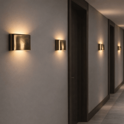 Vanta Curve Wall Light- Gold 0