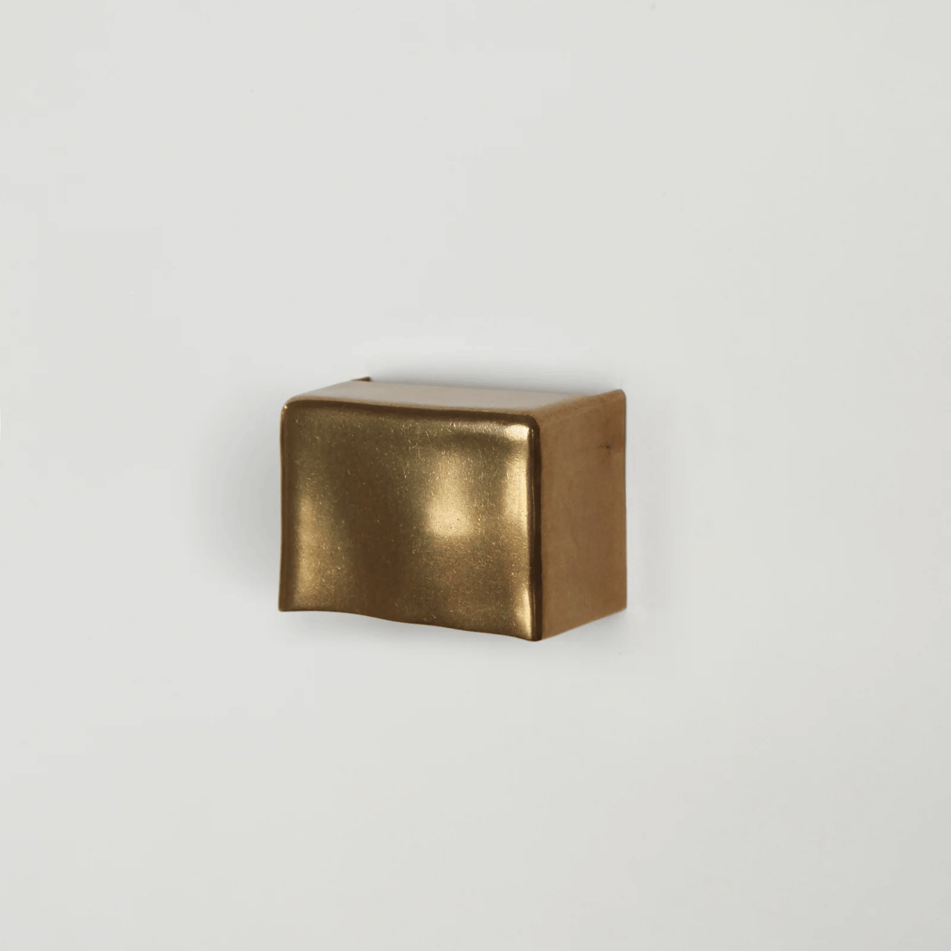 Vanta Curve Wall Light- Gold 2
