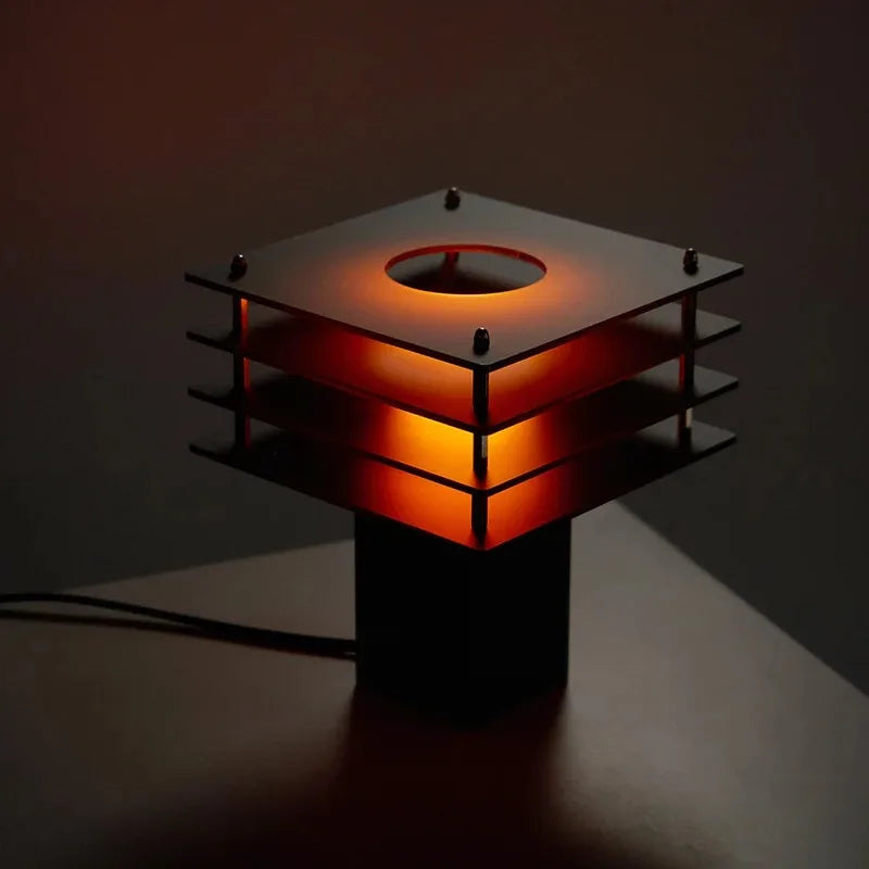 de homê Layered Acrylic Table Lamp 3