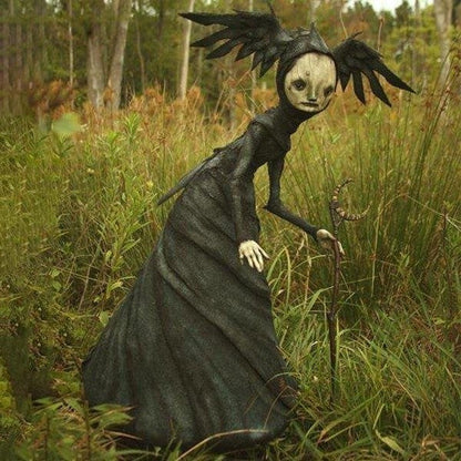 Luxora The Dark and Bizarre Art – Creepy Witch Sculptures