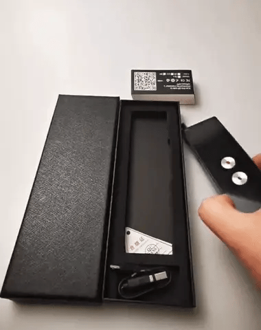 RoyaleGlow Portable Voice Translator for Effortless Travel