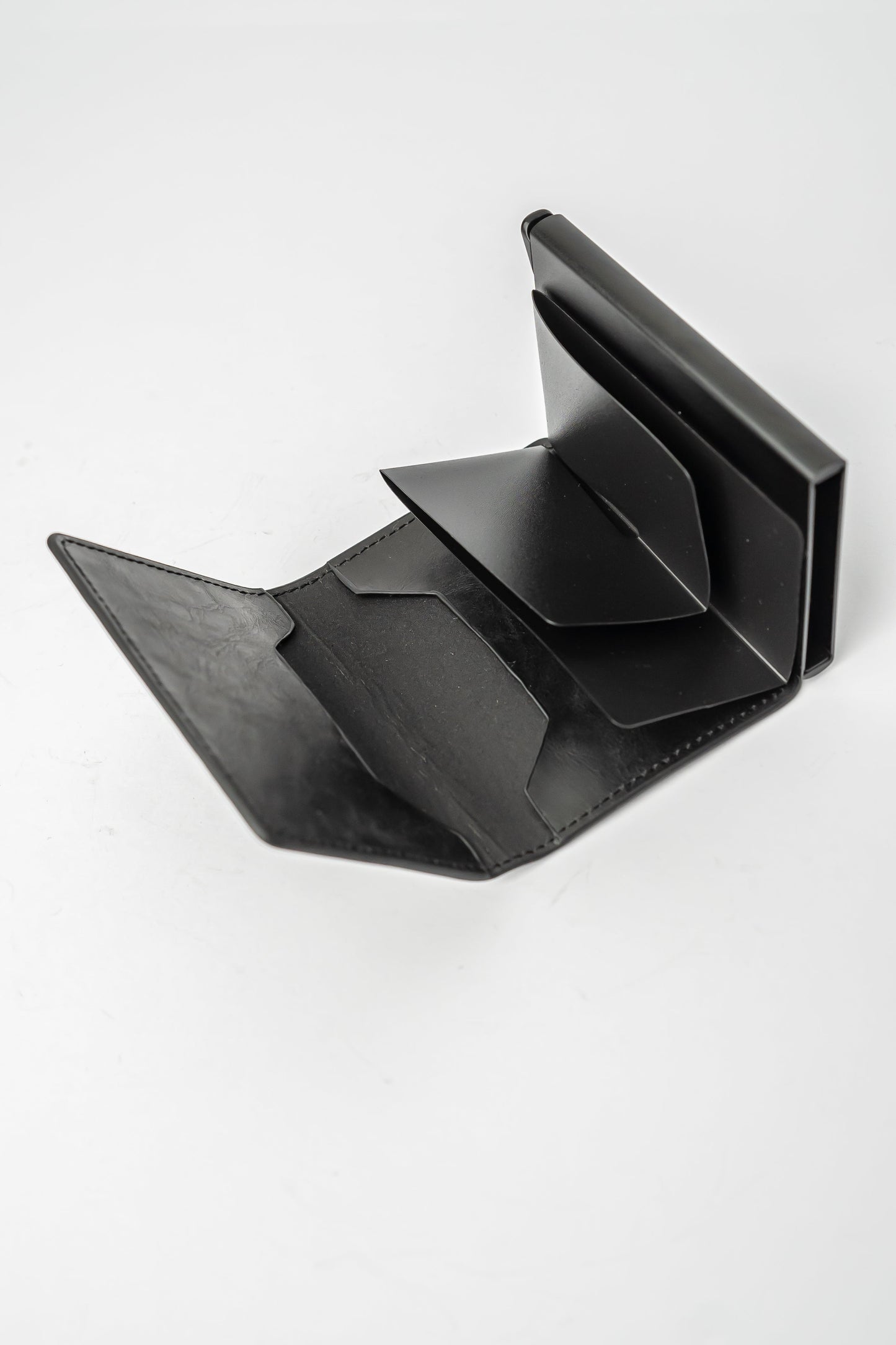 Royaleva Sleek RFID Pop-Up Wallet for Easy Card Access