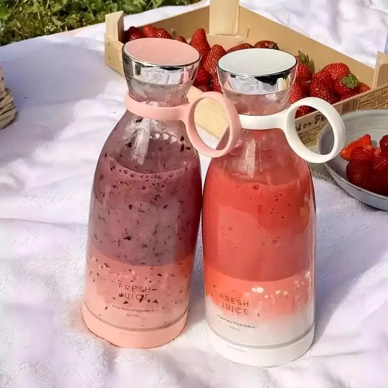 Portable Juice Blender – Rechargeable Mini Blender for Fresh Smoothies & Juices On-the-Go, Easy-to-Clean & Travel-Friendly Design