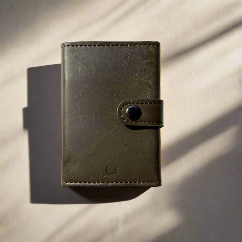 Royaleva Sleek RFID Pop-Up Wallet for Easy Card Access