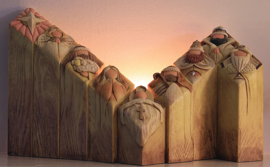 Royaleva 9pcs Heaven Nativity Tree Pillar Statues Set
