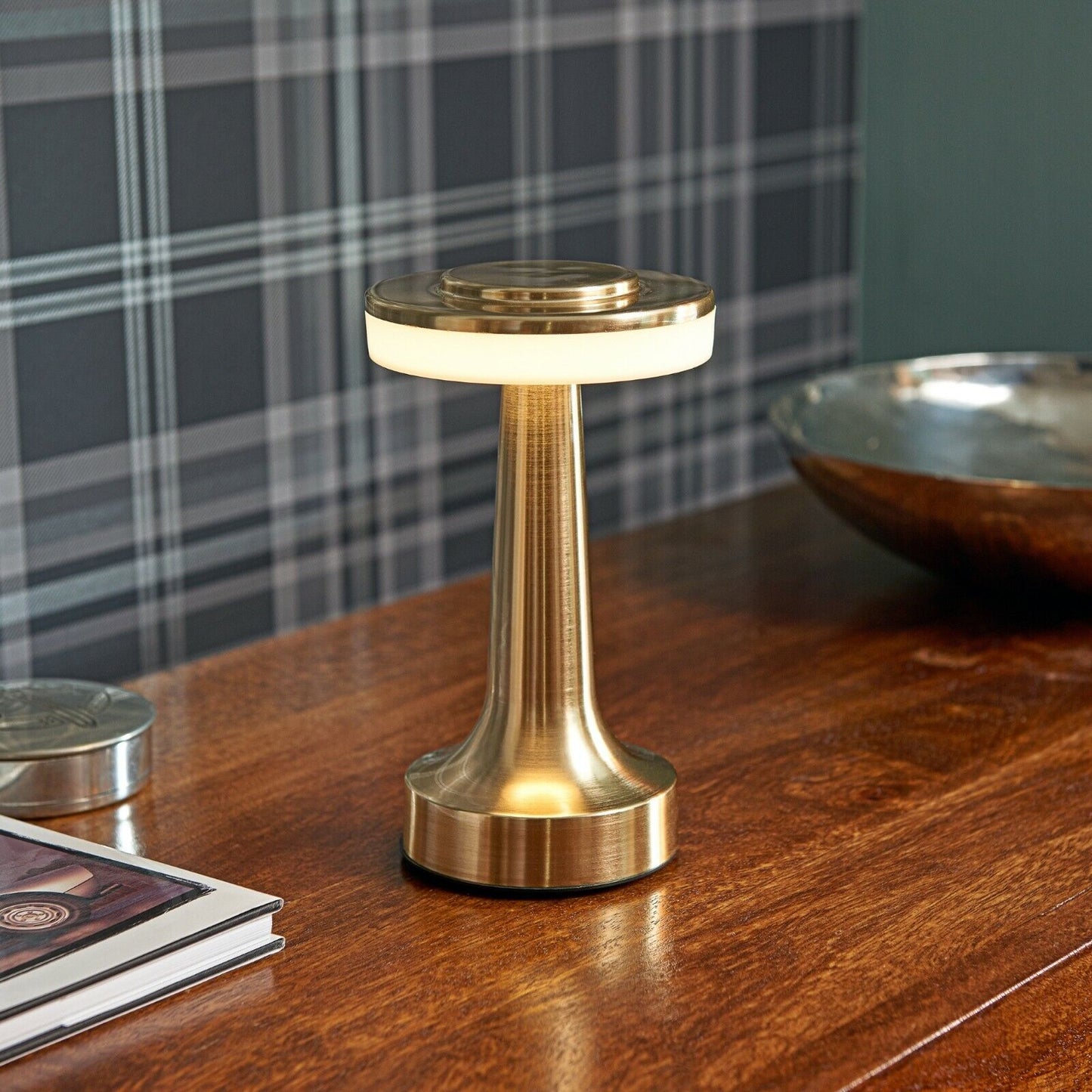 Royaleva Retro Bar Table Lamp - Classic Metallic Accent Light - Gold