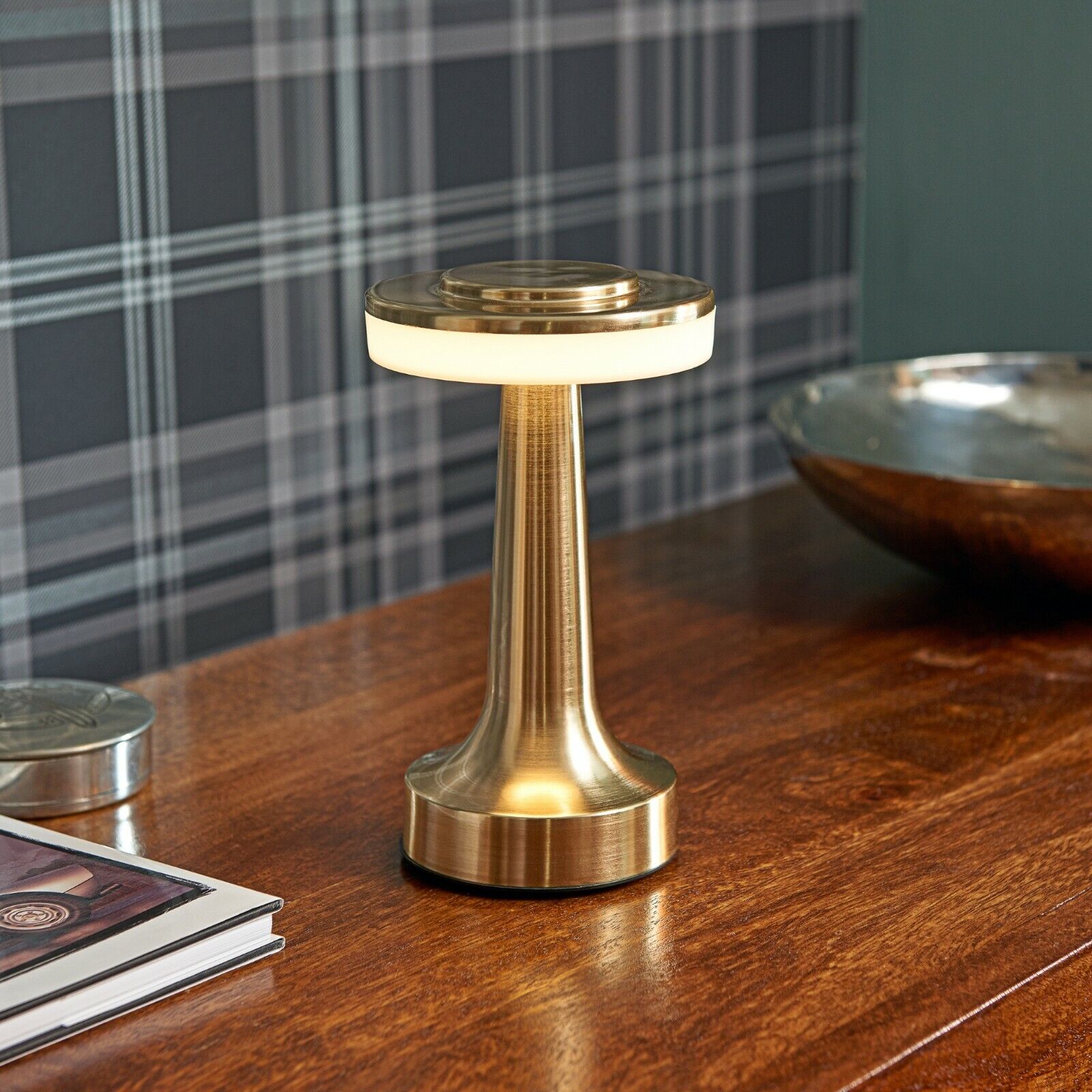 Royaleva Retro Bar Table Lamp - Classic Metallic Accent Light - Gold