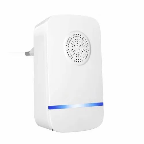 Royaleva Wide Range Ultrasonic Mice Pest Rodent Repellent Deterrent 6 PCS